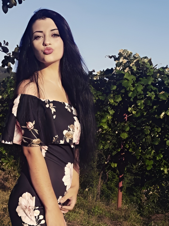 Ангелина привлекательная девушка из Кинешмы цена от 2500 руб