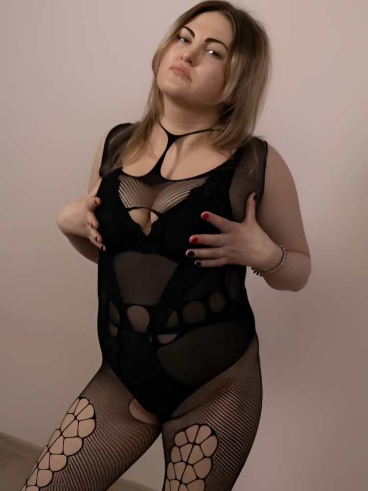 Виктория привлекальеная девушка из Кинешмы цена от 3000 руб